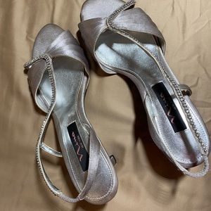 WOMENS Silver TEXTURED METALLIC & CRYSTAL SLINGBACK MID-HEEL SANDAL